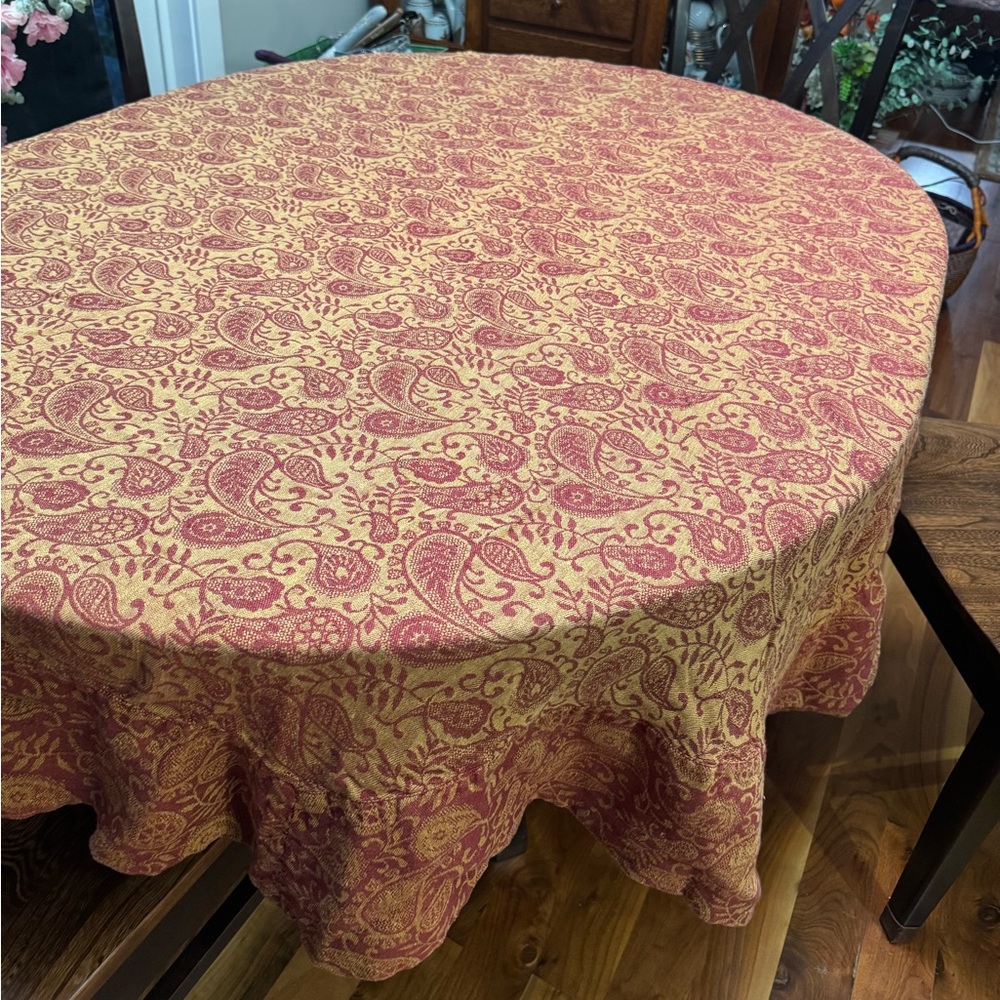 100% Estonian Linen Paisley Tablecloth Round 68”